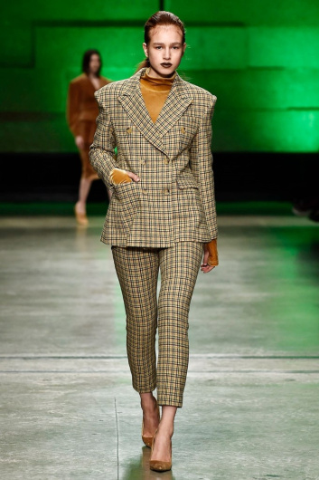 Fotoservizio/FW 18-19/WOMEN/ANNAKIKI/DP2/8