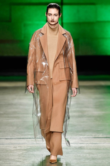 Fotoservizio/FW 18-19/WOMEN/ANNAKIKI/DP2/4