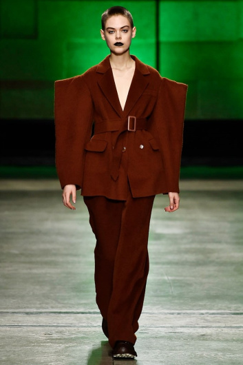 Fotoservizio/FW 18-19/WOMEN/ANNAKIKI/DP2/4