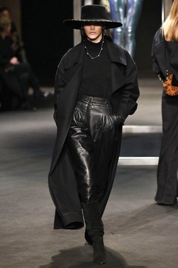 Fotoservizio/FW 18-19/WOMEN/ALBERTA FERRETTI/DP2/4