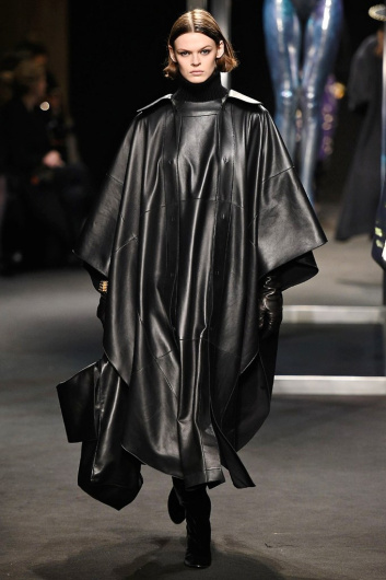 Fotoservizio/FW 18-19/WOMEN/ALBERTA FERRETTI/DP2/1