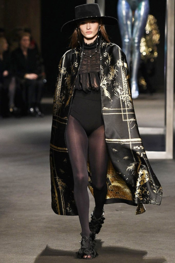 Fotoservizio/FW 18-19/WOMEN/ALBERTA FERRETTI/DP2/6