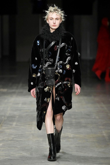 Fotoservizio/FW 18-19/WOMEN/ANGEL CHEN/DP2/17
