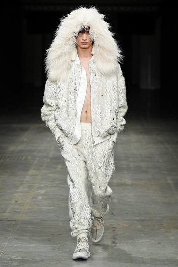 Fotoservizio/FW 18-19/WOMEN/ANGEL CHEN/DP2/31