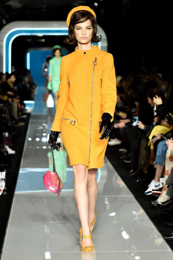 Fotoservizio/FW 18-19/WOMEN/MOSCHINO/DP2/1
