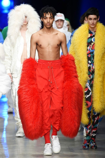 Fotoservizio/FW 18-19/WOMEN/ANGEL CHEN/DP2/35