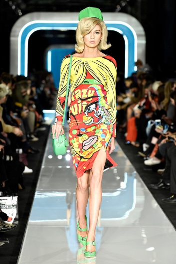 Fotoservizio/FW 18-19/WOMEN/MOSCHINO/DP2/0
