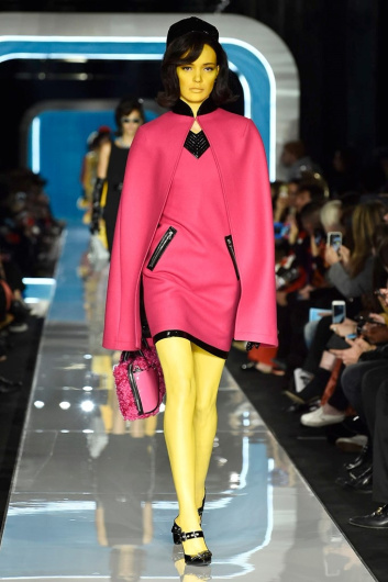 Fotoservizio/FW 18-19/WOMEN/MOSCHINO/DP2/0
