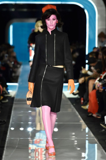 Fotoservizio/FW 18-19/WOMEN/MOSCHINO/DP2/2