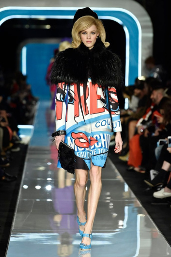 Fotoservizio/FW 18-19/WOMEN/MOSCHINO/DP2/3