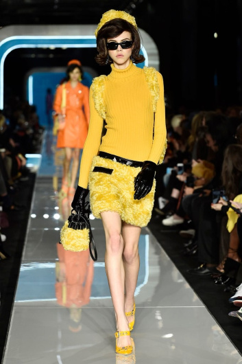 Fotoservizio/FW 18-19/WOMEN/MOSCHINO/DP2/1