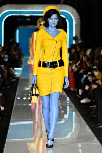 Fotoservizio/FW 18-19/WOMEN/MOSCHINO/DP2/4