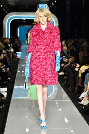 Fotoservizio/FW 18-19/WOMEN/MOSCHINO/DP2/0