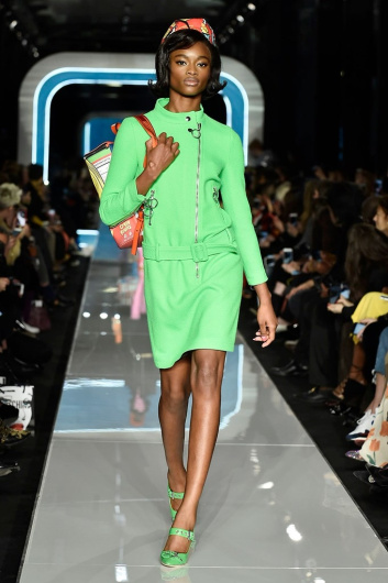 Fotoservizio/FW 18-19/WOMEN/MOSCHINO/DP2/1