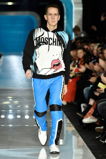 Fotoservizio/FW 18-19/WOMEN/MOSCHINO/DP2/2