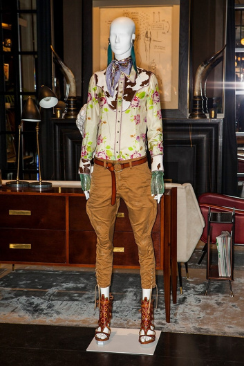 Fotoservizio/FW 18-19/WOMEN/DSQUARED2/DP2/0