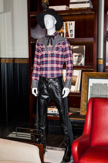 Fotoservizio/FW 18-19/WOMEN/DSQUARED2/DP2/1