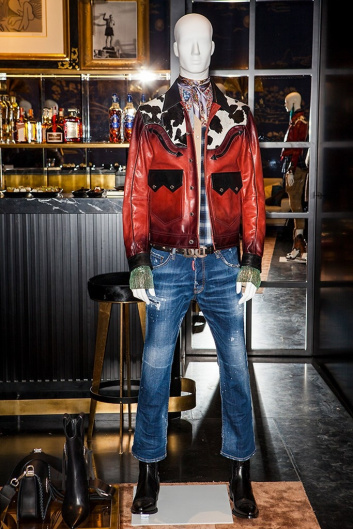 Fotoservizio/FW 18-19/WOMEN/DSQUARED2/DP2/22