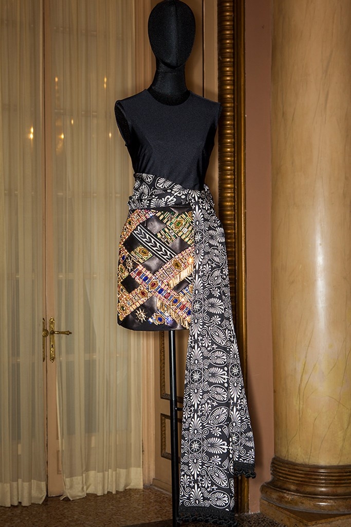 Fotoservizio/FW 18-19/WOMEN/FAUSTO PUGLISI/DP2/9
