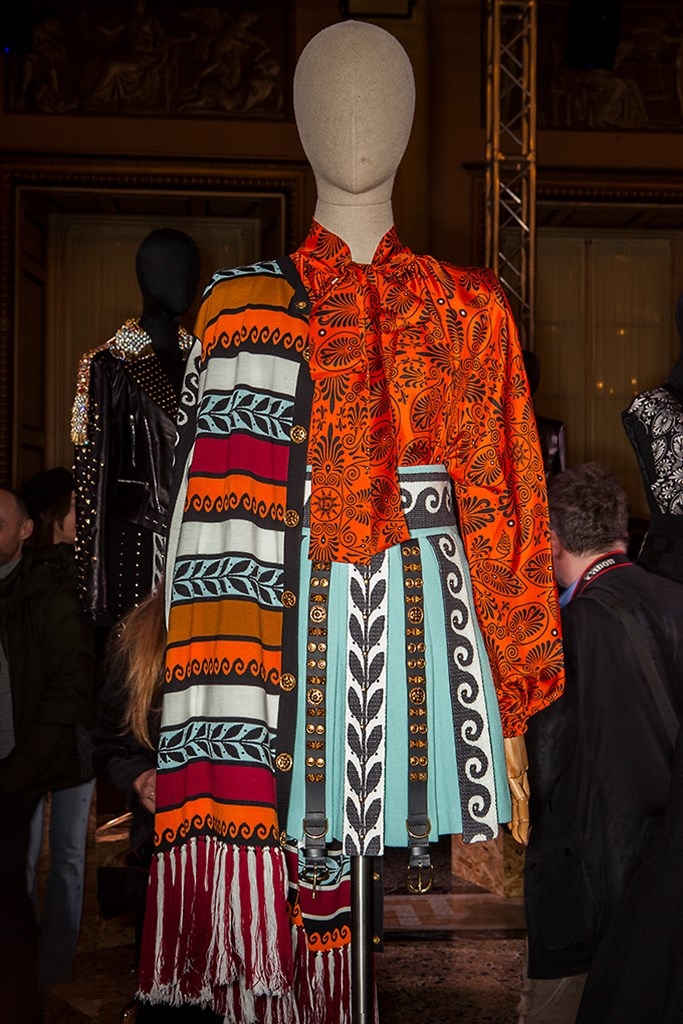 Fotoservizio/FW 18-19/WOMEN/FAUSTO PUGLISI/DP2/19