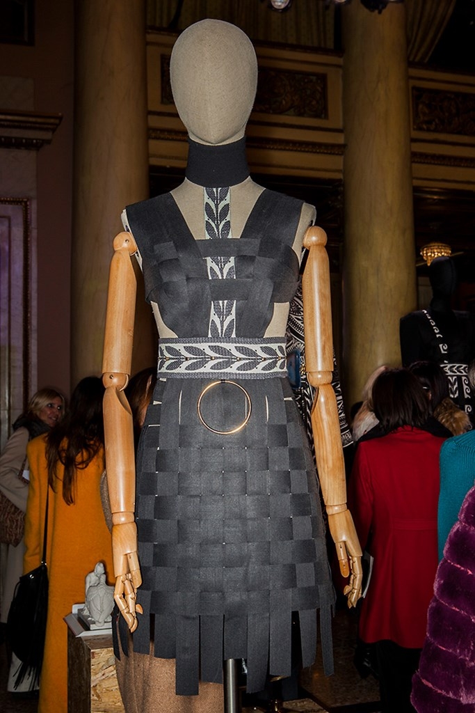 Fotoservizio/FW 18-19/WOMEN/FAUSTO PUGLISI/DP2/15
