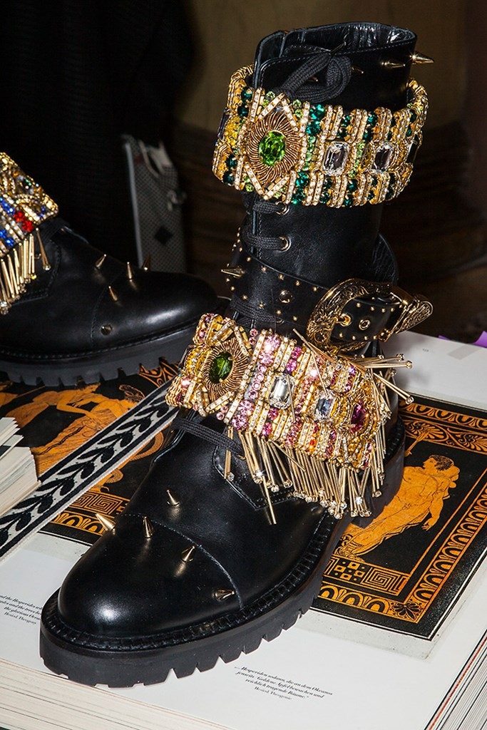 Fotoservizio/FW 18-19/WOMEN/FAUSTO PUGLISI/DP2/32