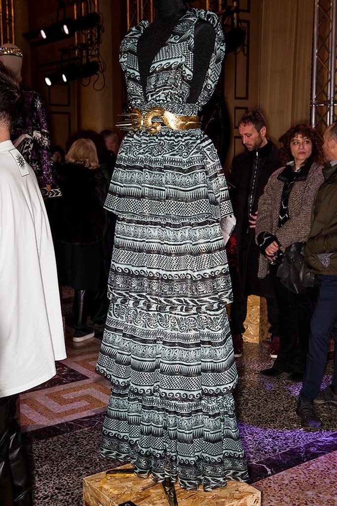 Fotoservizio/FW 18-19/WOMEN/FAUSTO PUGLISI/DP2/46