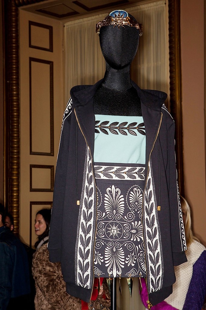 Fotoservizio/FW 18-19/WOMEN/FAUSTO PUGLISI/DP2/42