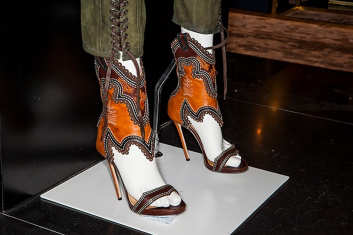Fotoservizio/FW 18-19/WOMEN/DSQUARED2/DP2/5