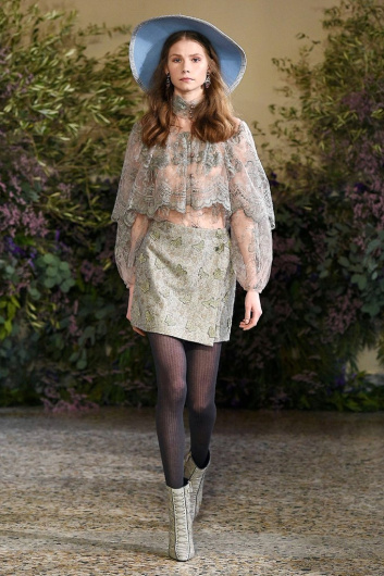 Fotoservizio/FW 18-19/WOMEN/LUISA BECCARIA/DP2/3