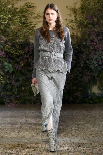 Fotoservizio/FW 18-19/WOMEN/LUISA BECCARIA/DP2/0