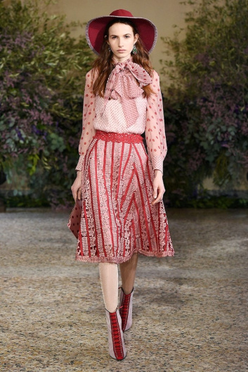 Fotoservizio/FW 18-19/WOMEN/LUISA BECCARIA/DP2/11