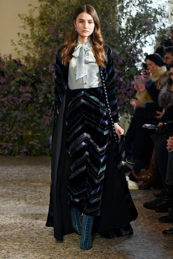 Fotoservizio/FW 18-19/WOMEN/LUISA BECCARIA/DP2/24