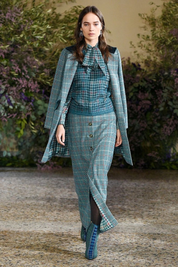 Fotoservizio/FW 18-19/WOMEN/LUISA BECCARIA/DP2/16