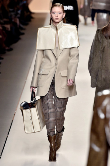 Fotoservizio/FW 18-19/WOMEN/FENDI/DP2/4