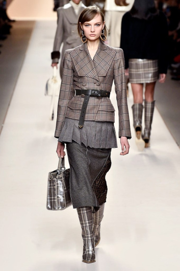 Fotoservizio/FW 18-19/WOMEN/FENDI/DP2/1