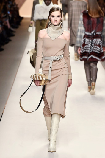 Fotoservizio/FW 18-19/WOMEN/FENDI/DP2/0