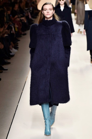 Fotoservizio/FW 18-19/WOMEN/FENDI/DP2/4