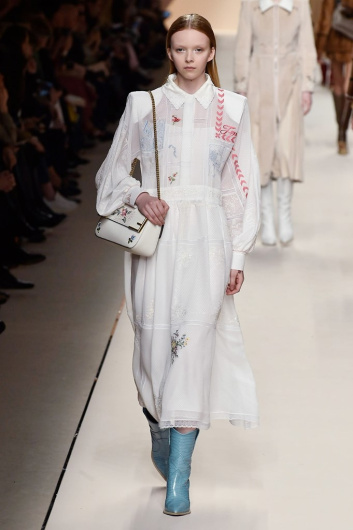 Fotoservizio/FW 18-19/WOMEN/FENDI/DP2/3