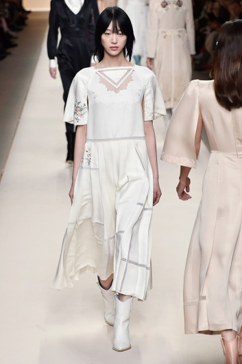 Fotoservizio/FW 18-19/WOMEN/FENDI/DP2/6