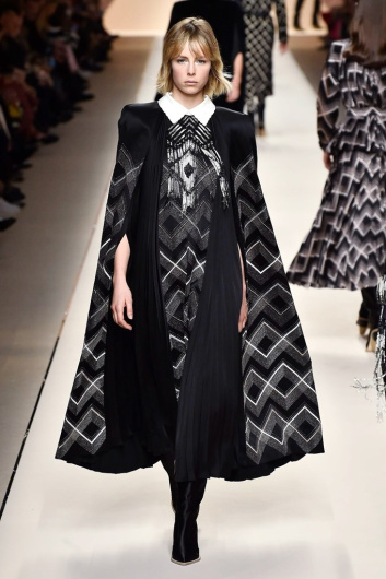Fotoservizio/FW 18-19/WOMEN/FENDI/DP2/3