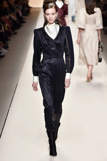 Fotoservizio/FW 18-19/WOMEN/FENDI/DP2/7