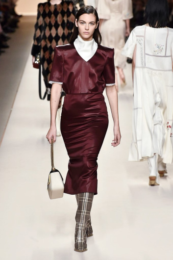 Fotoservizio/FW 18-19/WOMEN/FENDI/DP2/8