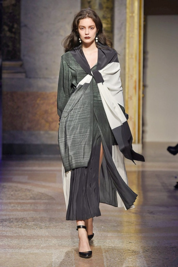 Fotoservizio/FW 18-19/WOMEN/ANTEPRIMA/DP2/3