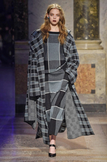 Fotoservizio/FW 18-19/WOMEN/ANTEPRIMA/DP2/4