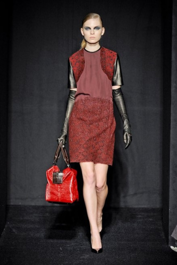 Fotoservizio/FW 2012-2013/WOMEN/MAURIZIO PECORARO/10