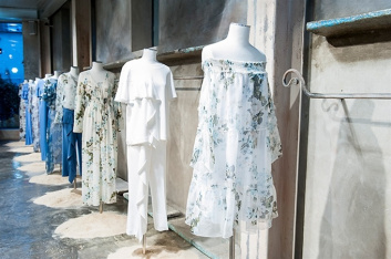 Fotoservizio/SS 2016/WOMEN/DONDUP/DP2/2