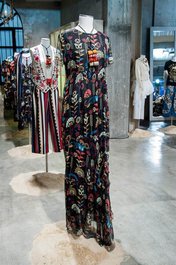 Fotoservizio/SS 2016/WOMEN/DONDUP/DP2/8