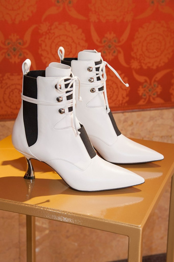 Fotoservizio/FW 18-19/WOMEN/CASADEI/DP2/11