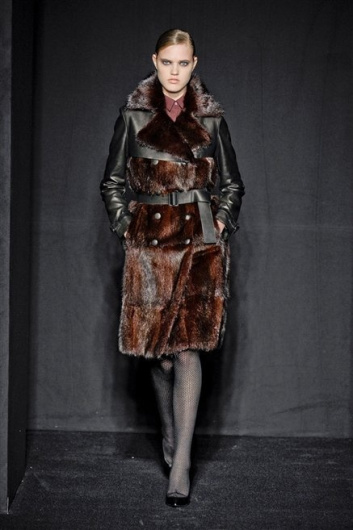 Fotoservizio/FW 2012-2013/WOMEN/MAURIZIO PECORARO/12